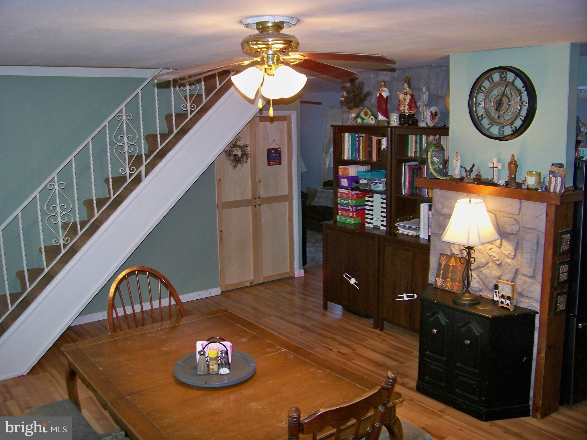 25 Granite Road Levittown, PA 19057 - Photo 9 of 29 Great space for game night; check the shelf!