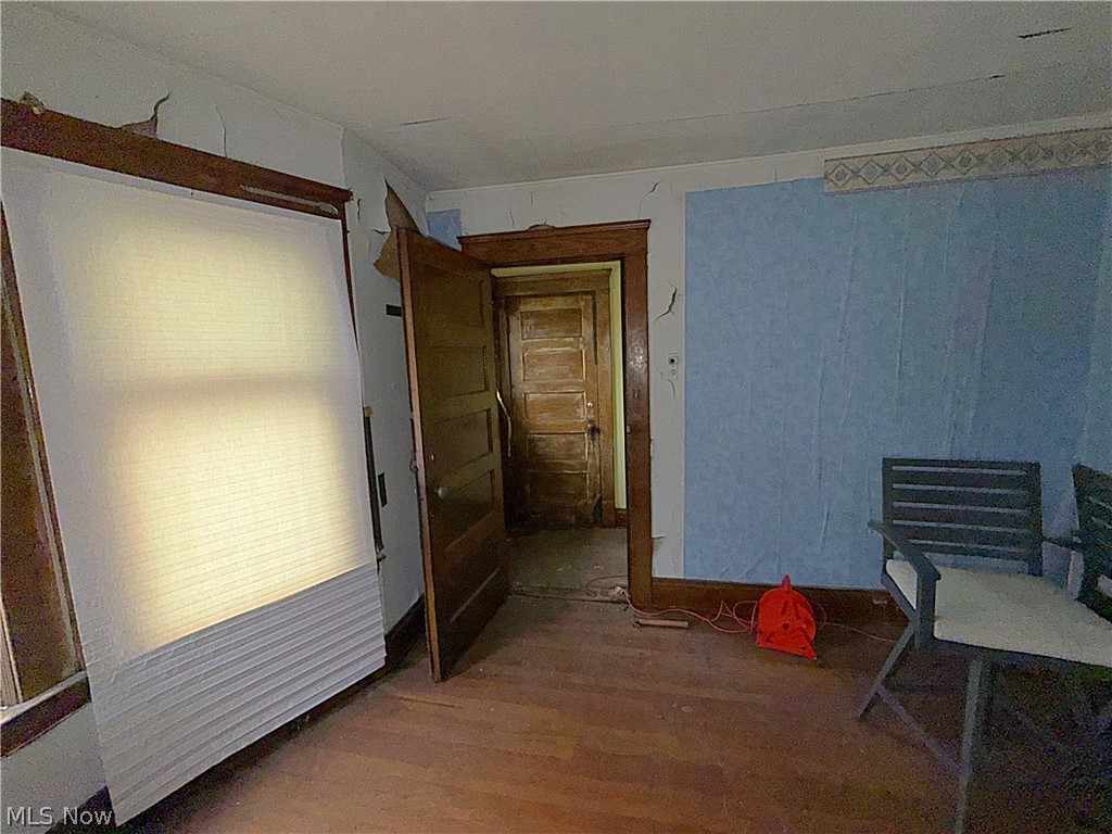 1749 Rosedale Avenue Cleveland, OH 44112 - Photo 16 of 43 Living Room