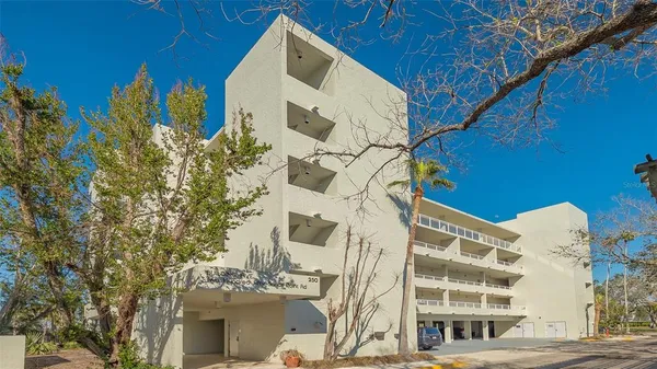 $995,000 | 250 Sands Point Road, Unit 5101, Longboat Key, FL 34228