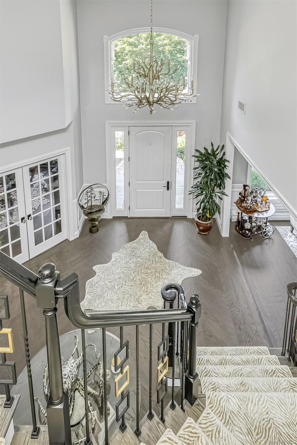 6 Par Road Suffern, NY 10901 - Photo 5 of 41 a table and chairs in a room