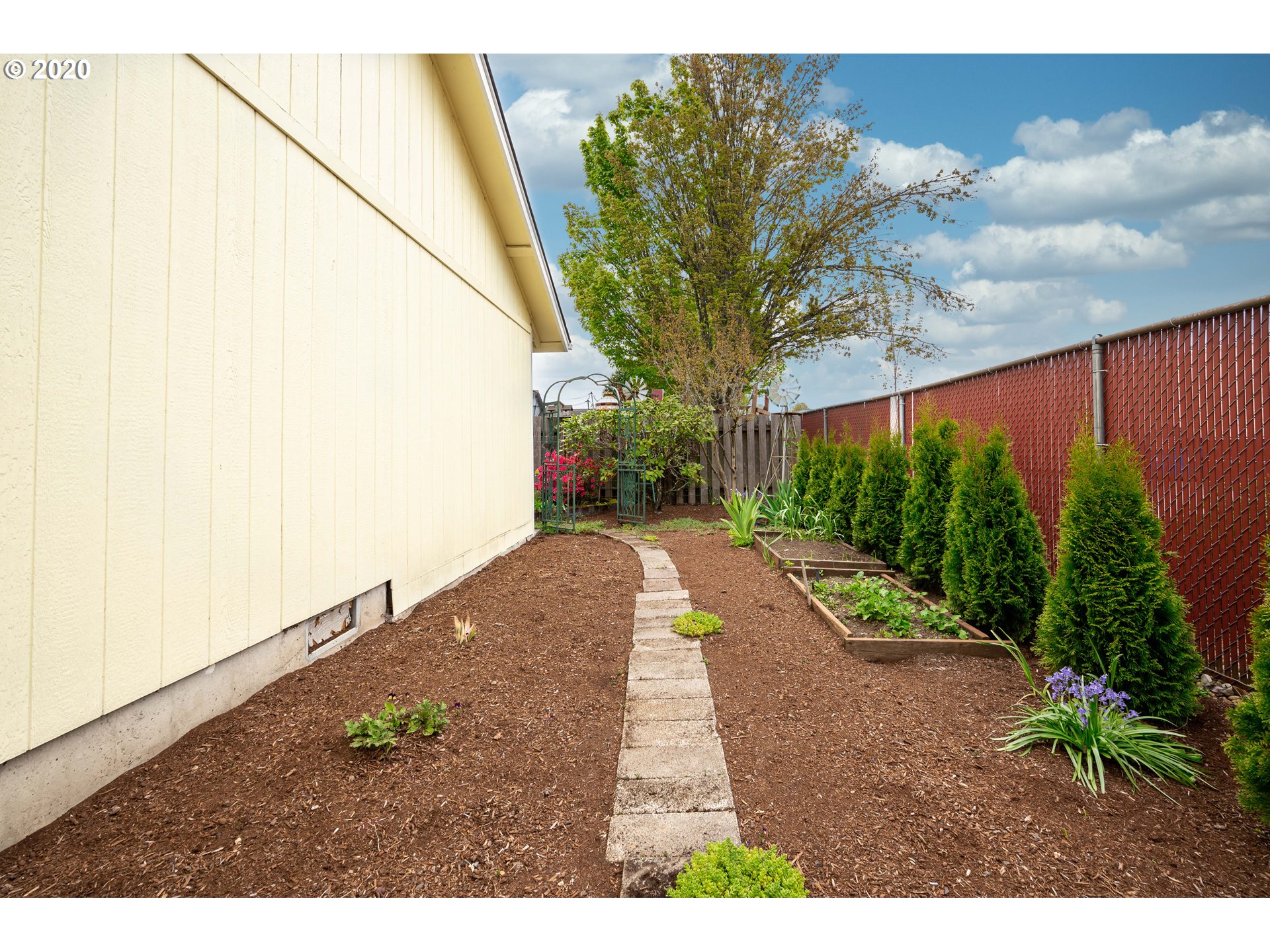 2055 Bonnie Lane Springfield, OR 97477 - Photo 10 of 15 Gallery Image 10
