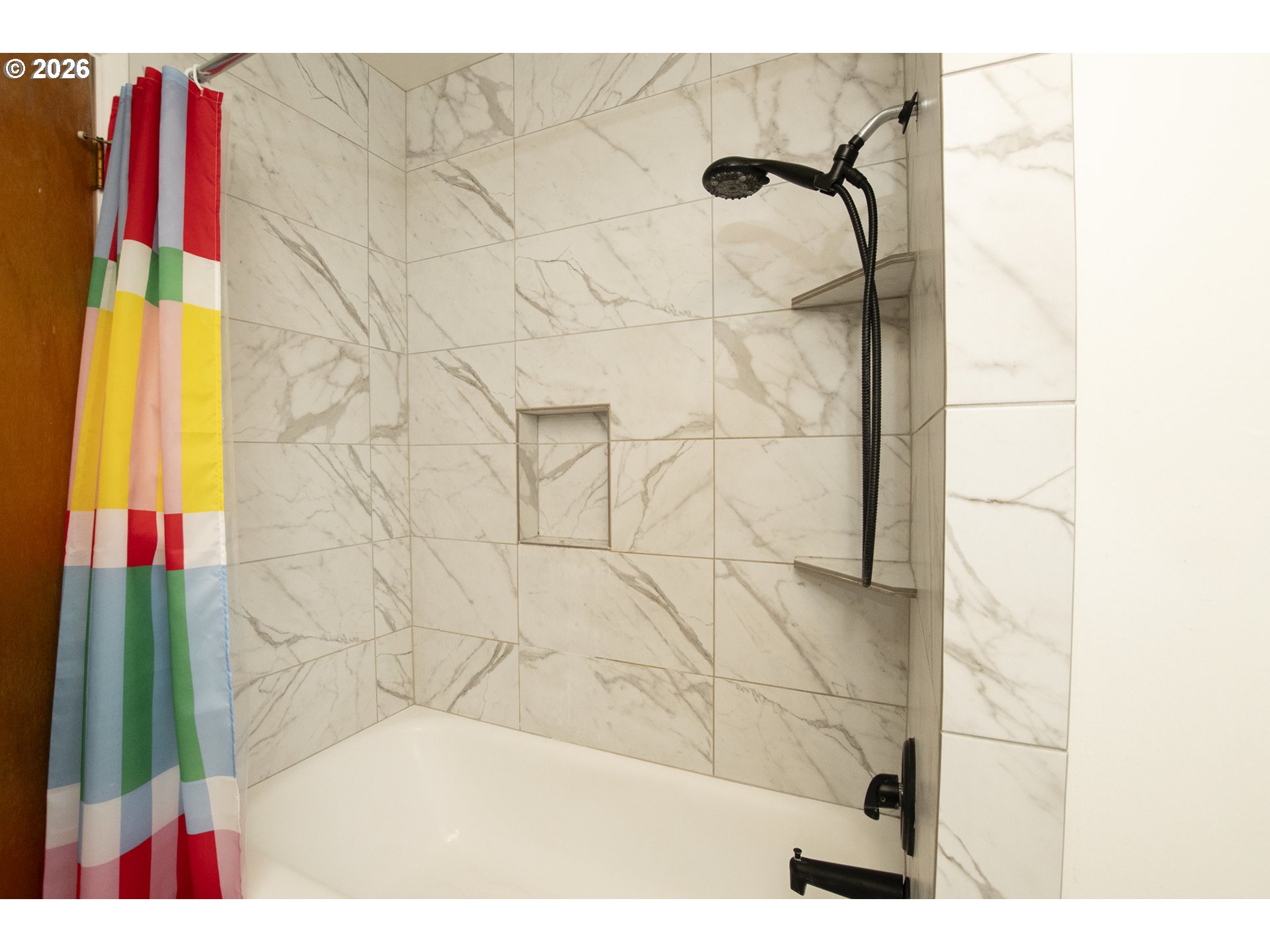 1168 Pleasant Street Springfield, OR 97477 - Photo 14 of 27 Bathroom