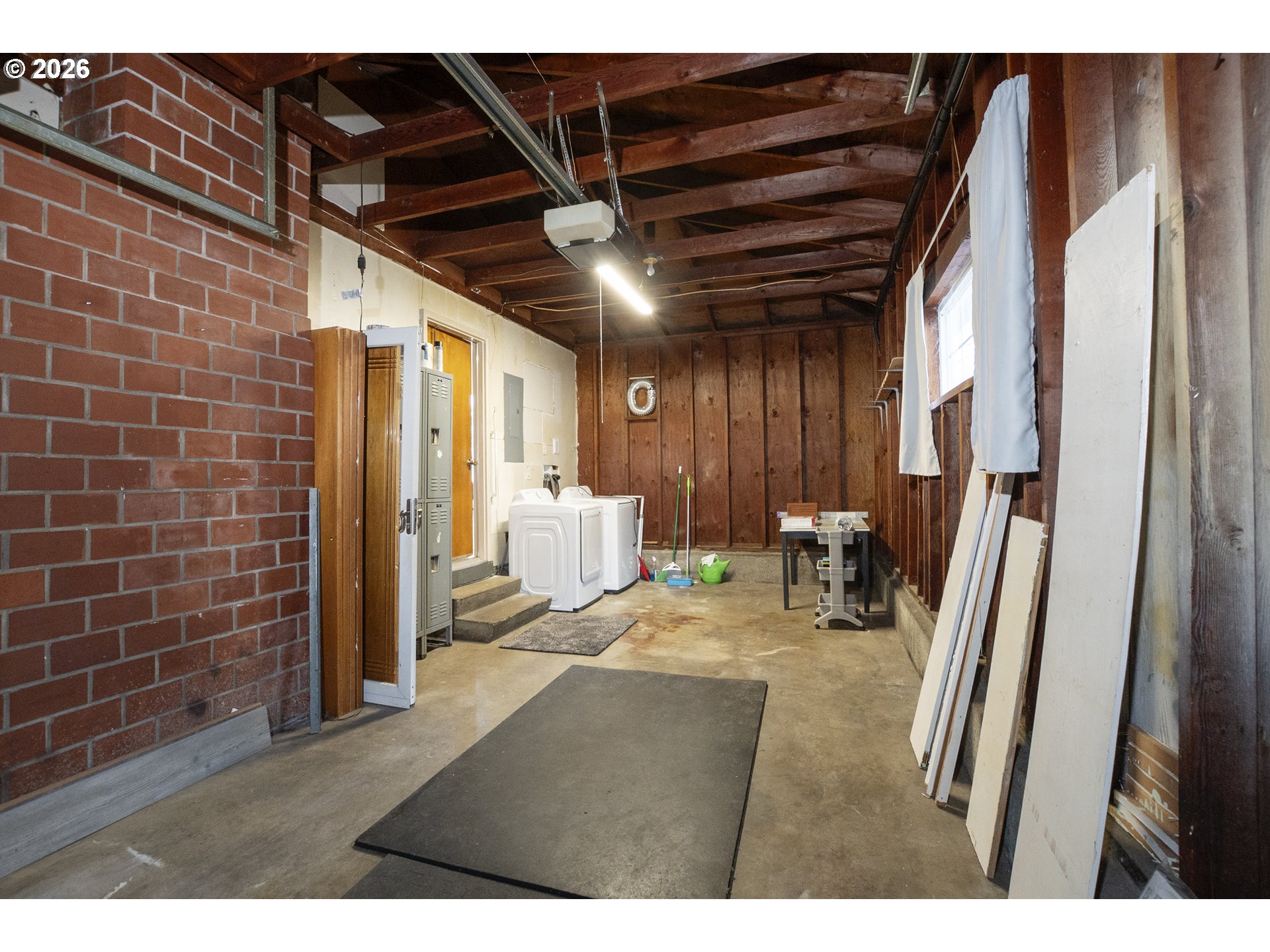 1168 Pleasant Street Springfield, OR 97477 - Photo 22 of 27 Garage