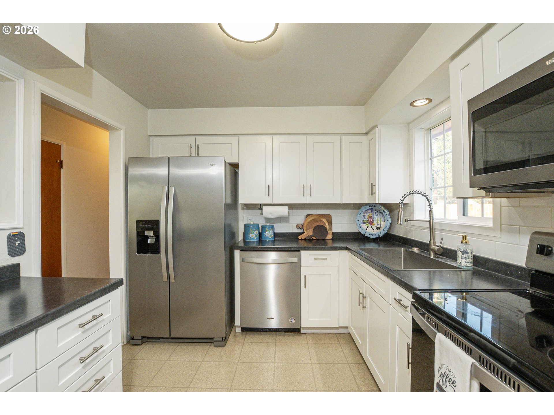 1168 Pleasant Street Springfield, OR 97477 - Photo 8 of 27 Kitchen