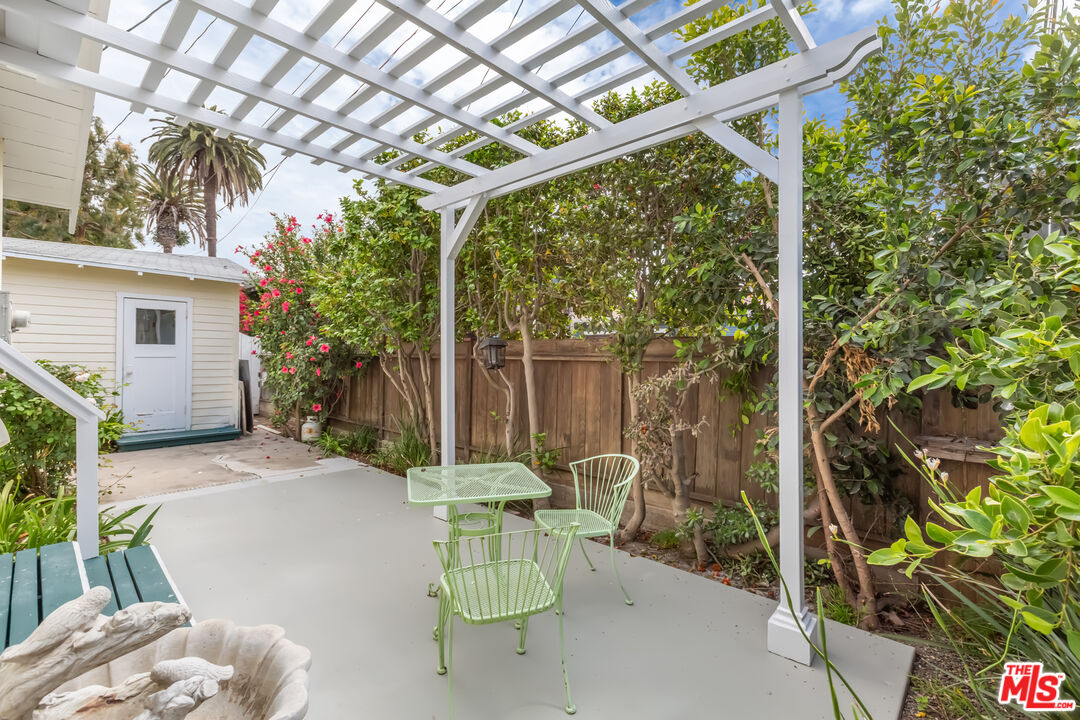 9980 Braddock Drive Culver City, CA 90232 - Photo 28 of 29 a view of an outdoor sitting area with furniture