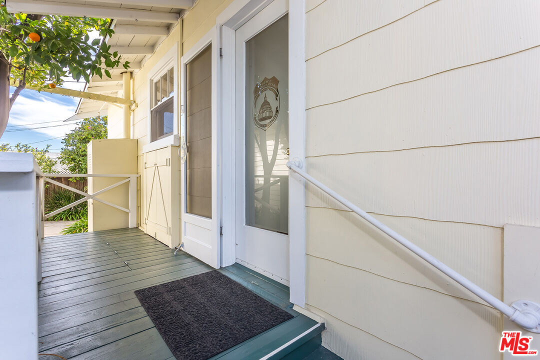 9980 Braddock Drive Culver City, CA 90232 - Photo 4 of 29 a view of an entryway