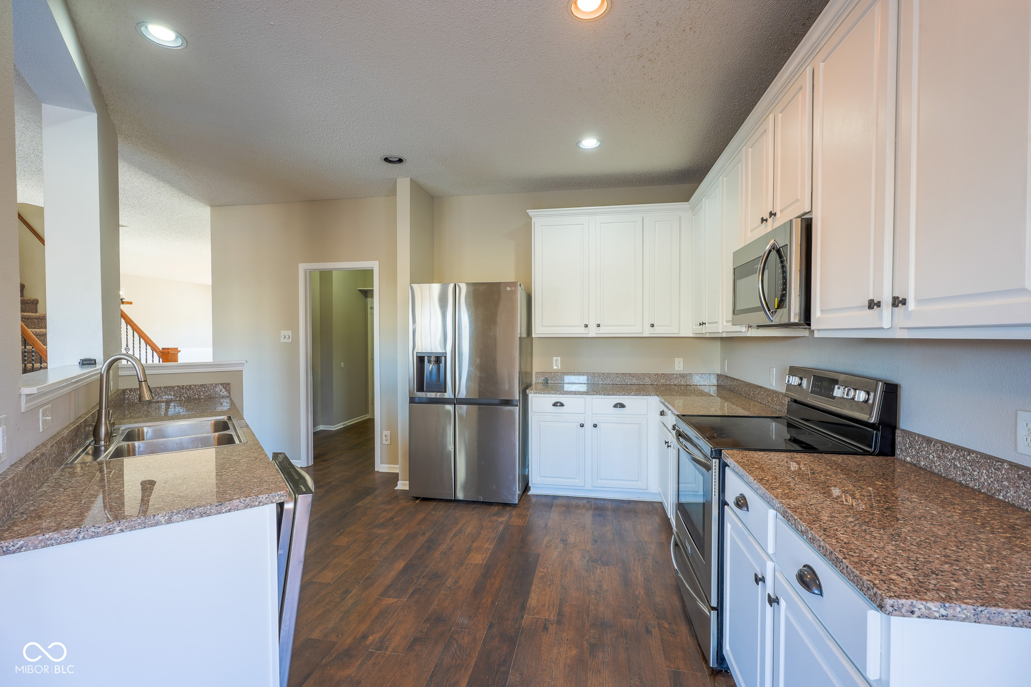 12548 Courage Crossing Fishers, IN 46037 - Photo 6 of 35