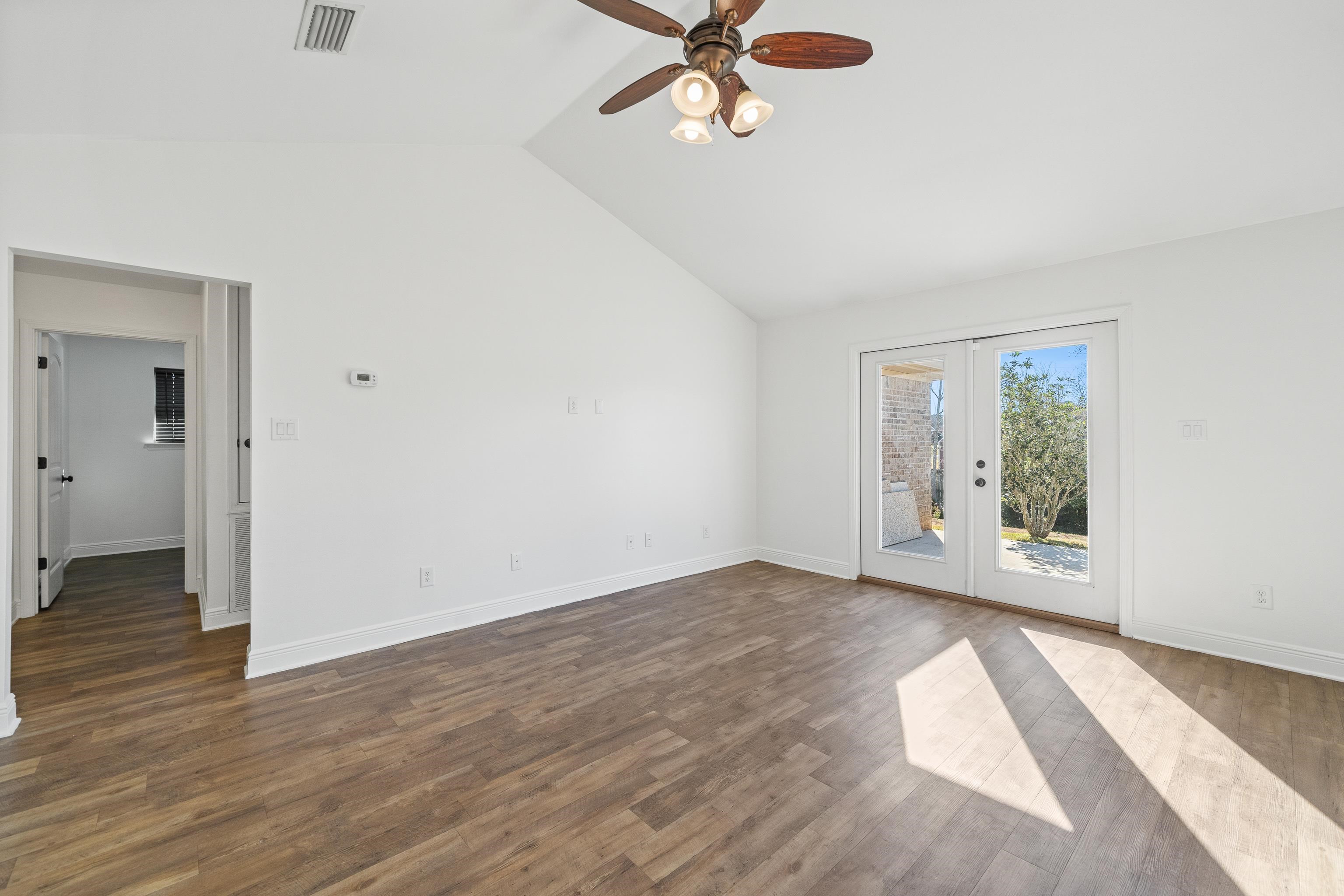 18634 Explorer Drive Loxley, AL 36551 - Photo 11 of 31 Living Room