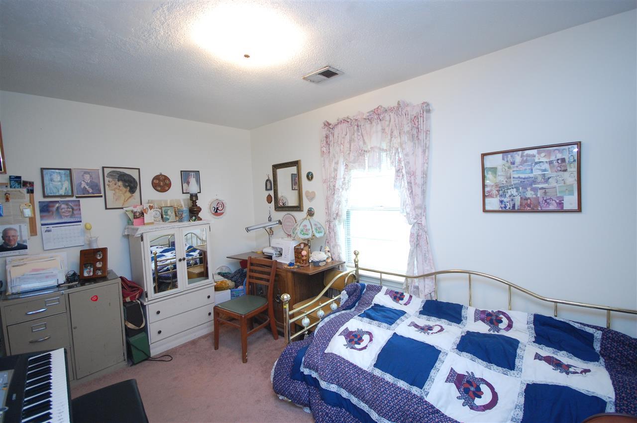 3029 Sienna Road Bartlett, TN 38134 - Photo 17 of 20 a workspace with furniture and window