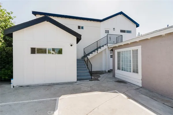 $3,300 | 5732 Willowcrest Avenue, Unit 3, North Hollywood, CA 91601