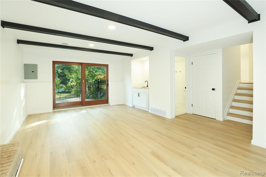 24095 Farmington Road Farmington, MI 48336 - Photo 30 of 51 Gallery Image 30
