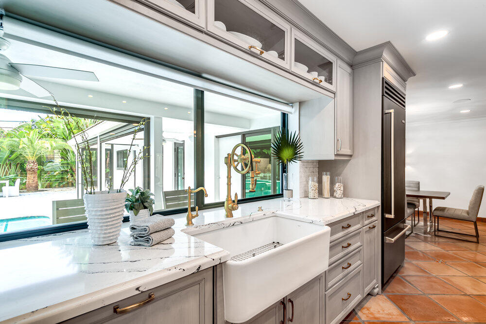 874 Hibiscus Street Boca Raton, FL 33486 - Photo 11 of 35 KITCHEN