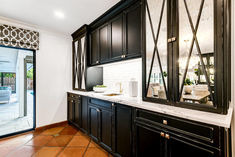 874 Hibiscus Street Boca Raton, FL 33486 - Photo 15 of 35 WET BAR