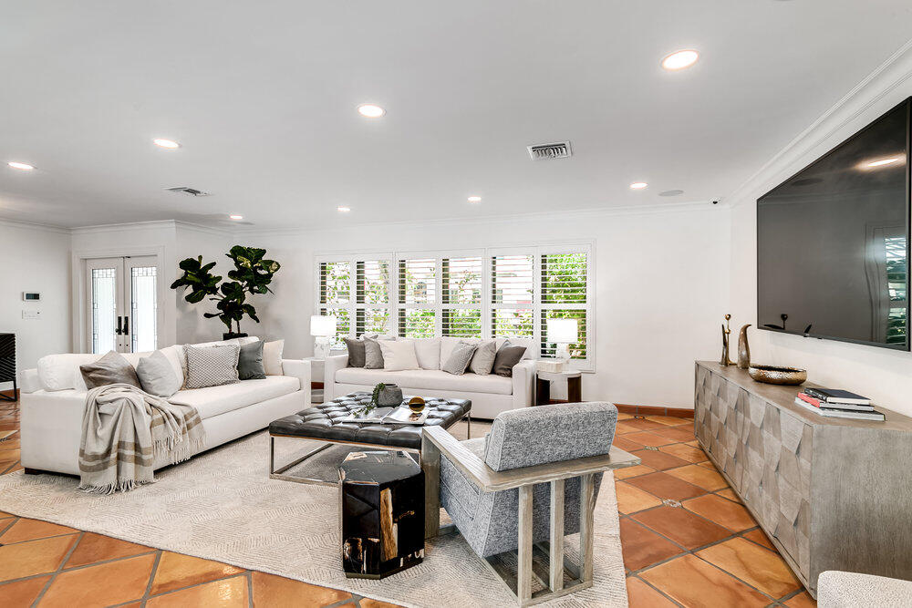 874 Hibiscus Street Boca Raton, FL 33486 - Photo 16 of 35 LIVING ROOM
