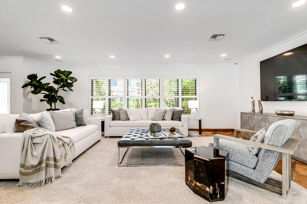 874 Hibiscus Street Boca Raton, FL 33486 - Photo 2 of 35 LIVING ROOM