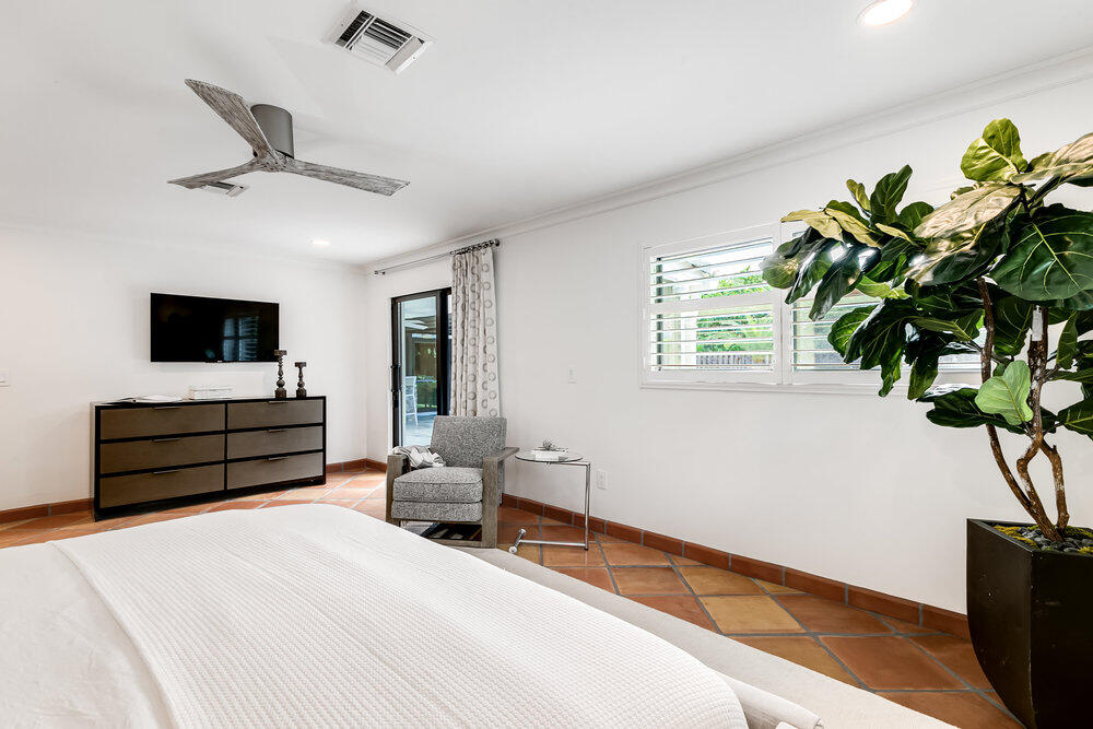 874 Hibiscus Street Boca Raton, FL 33486 - Photo 21 of 35 BEDROOM 2