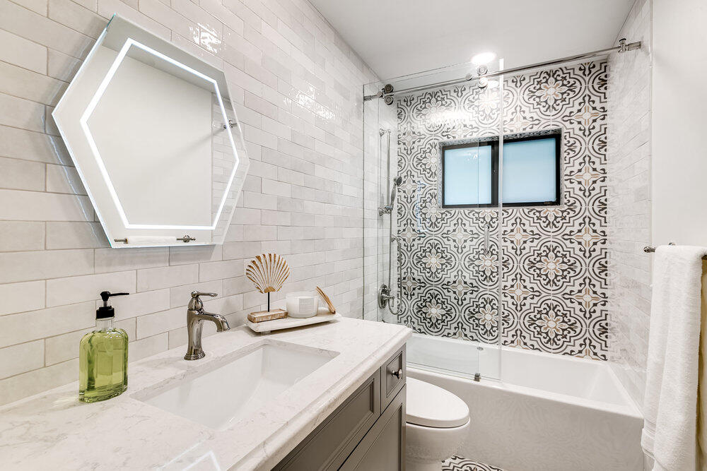 874 Hibiscus Street Boca Raton, FL 33486 - Photo 26 of 35 BATHROOM 3