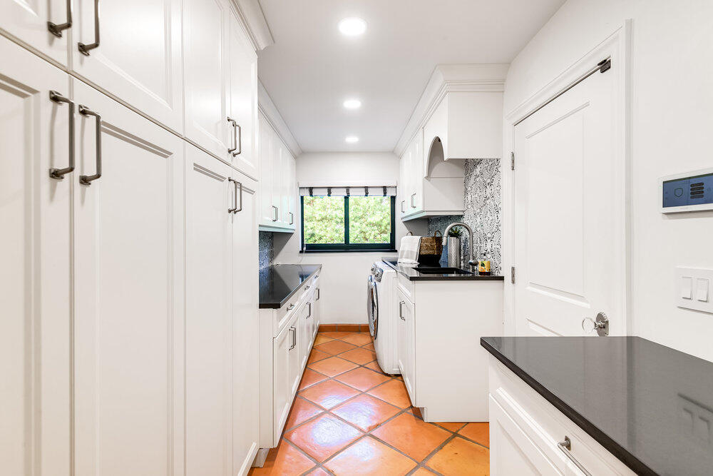 874 Hibiscus Street Boca Raton, FL 33486 - Photo 28 of 35 LAUNDRY ROOM