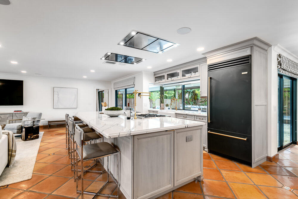 874 Hibiscus Street Boca Raton, FL 33486 - Photo 4 of 35 KITCHEN