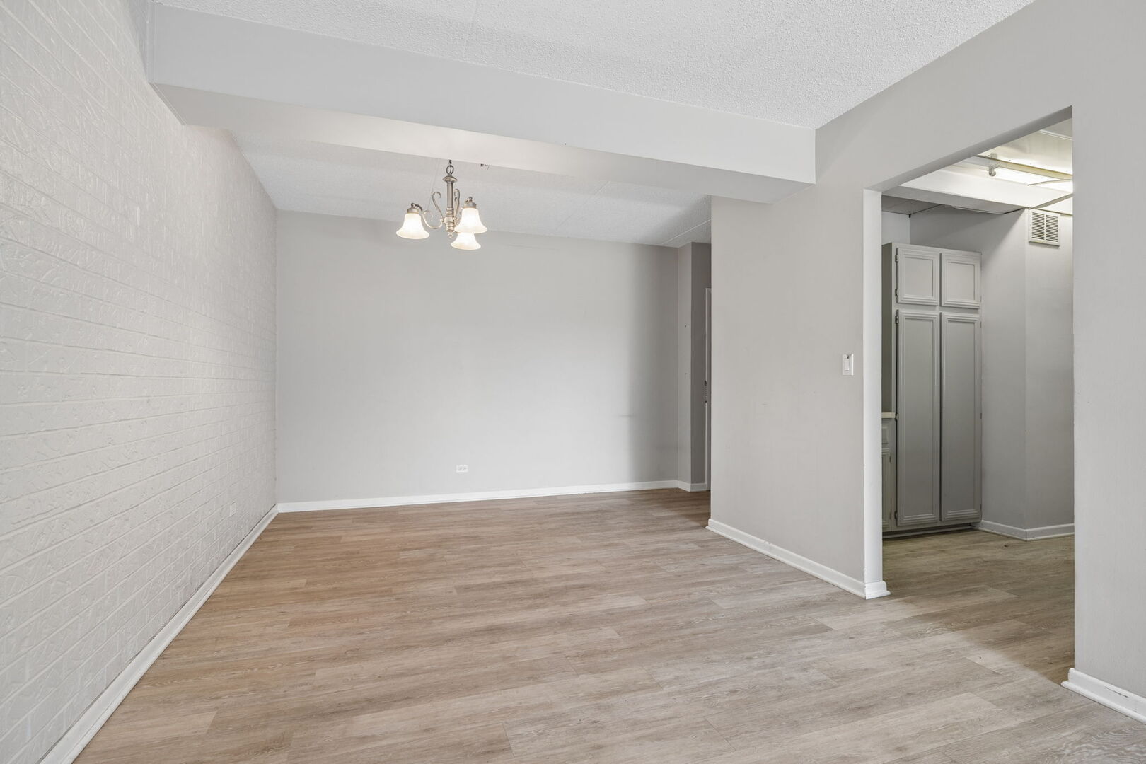 1424 Woodbridge Road, Unit 2B Joliet, IL 60436 - Photo 7 of 28