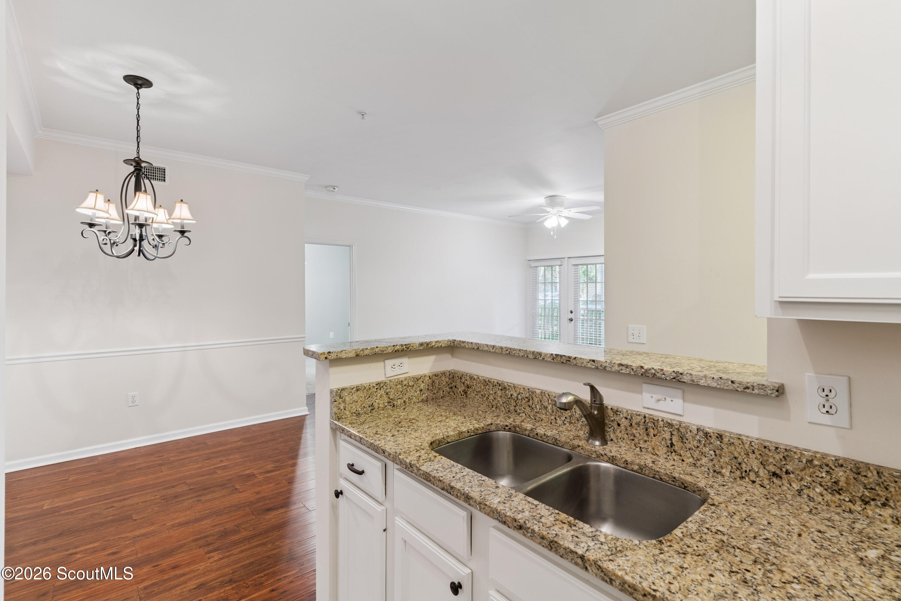 1704 Frederica Road, Unit 507 St. Simons Island, GA 31522 - Photo 11 of 43 Kitchen and dining room