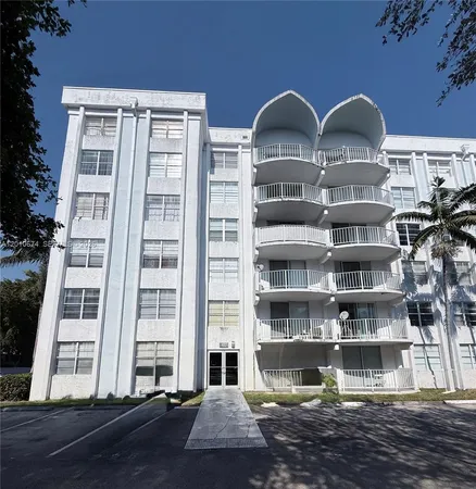 $135,000 | 482 Northwest 165th Street, Unit A307, Miami, FL 33169