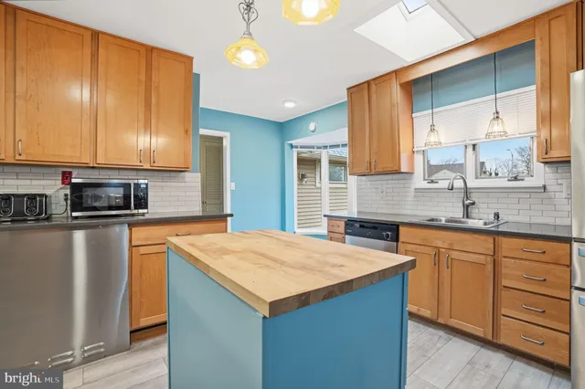 $549,900 | 80 Silverspruce Road, Levittown, PA 19056