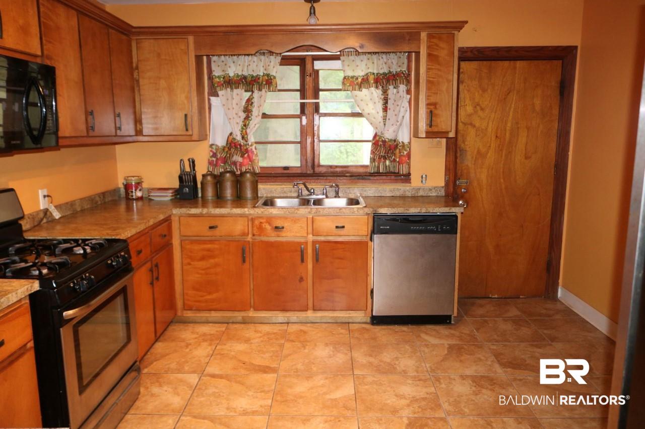 1151 Navco Road Mobile, AL 36605 - Photo 2 of 15
