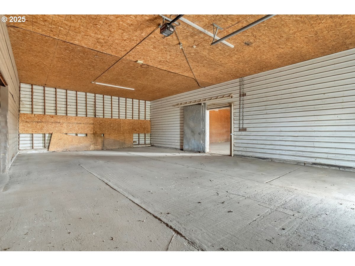 17780 Southeast Wallace Road Dayton, OR 97114 - Photo 25 of 26 a view of a backyard