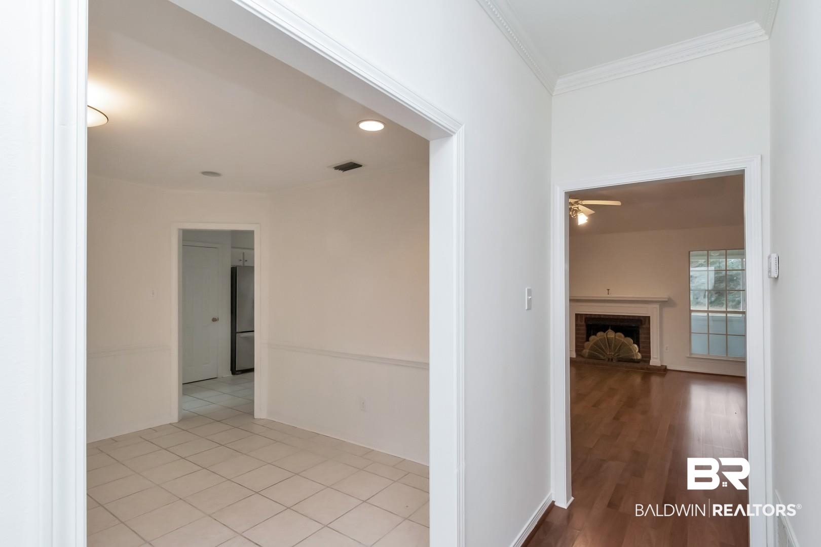10006 Wedgefield Court Mobile, AL 36608 - Photo 7 of 34 Hall featuring visible vents and crown molding