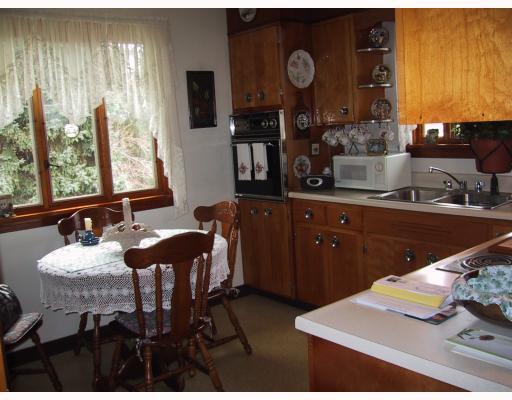 61 Fremont Road Charleroi, PA 15022 - Photo 3 of 9 Kitchen.