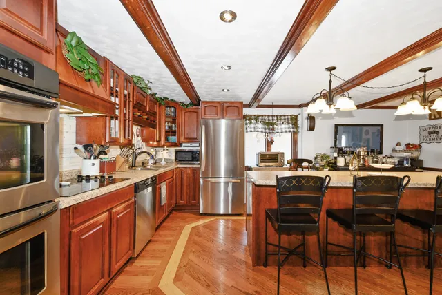 $649,999 | 9201 175th Street, Tinley Park, IL 60487