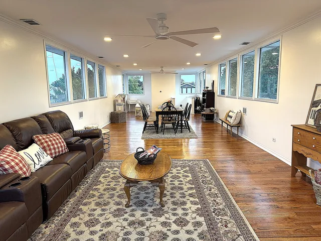 $649,999 | 9201 175th Street, Tinley Park, IL 60487