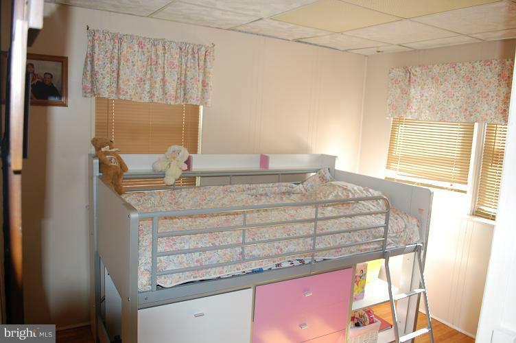 2854 Plainfield Road Baltimore, MD 21222 - Photo 5 of 18 Bedroom