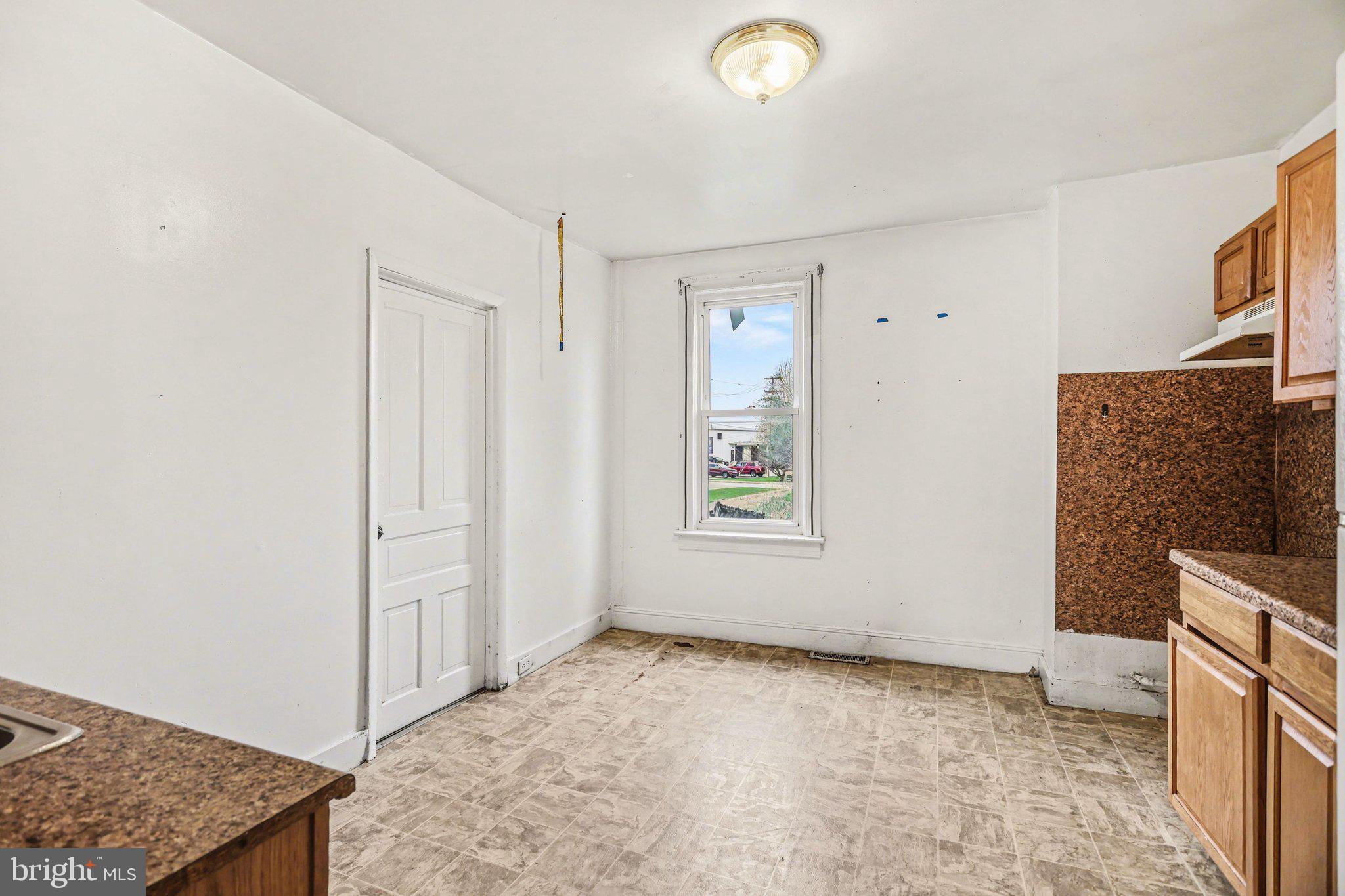 1269 East Philadelphia Street York, PA 17403 - Photo 3 of 18