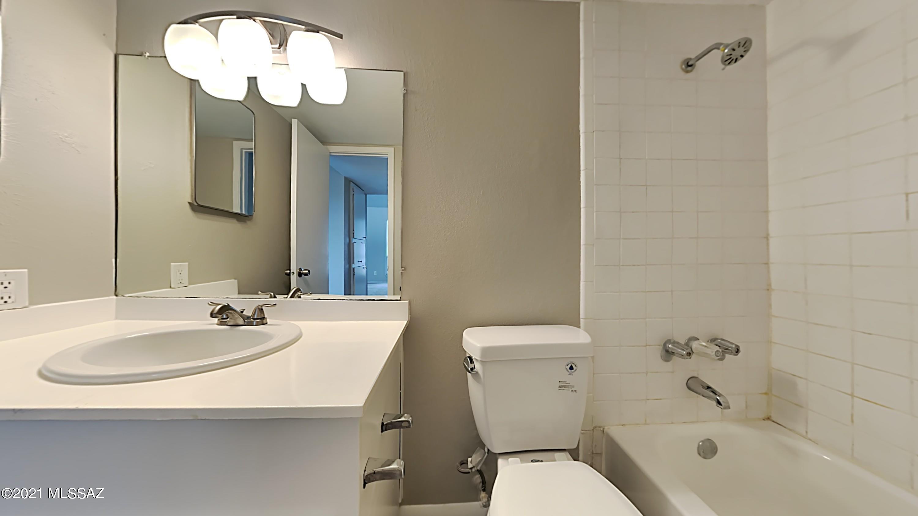 1600 North Wilmot Road Tucson, AZ 85712 - Photo 10 of 11