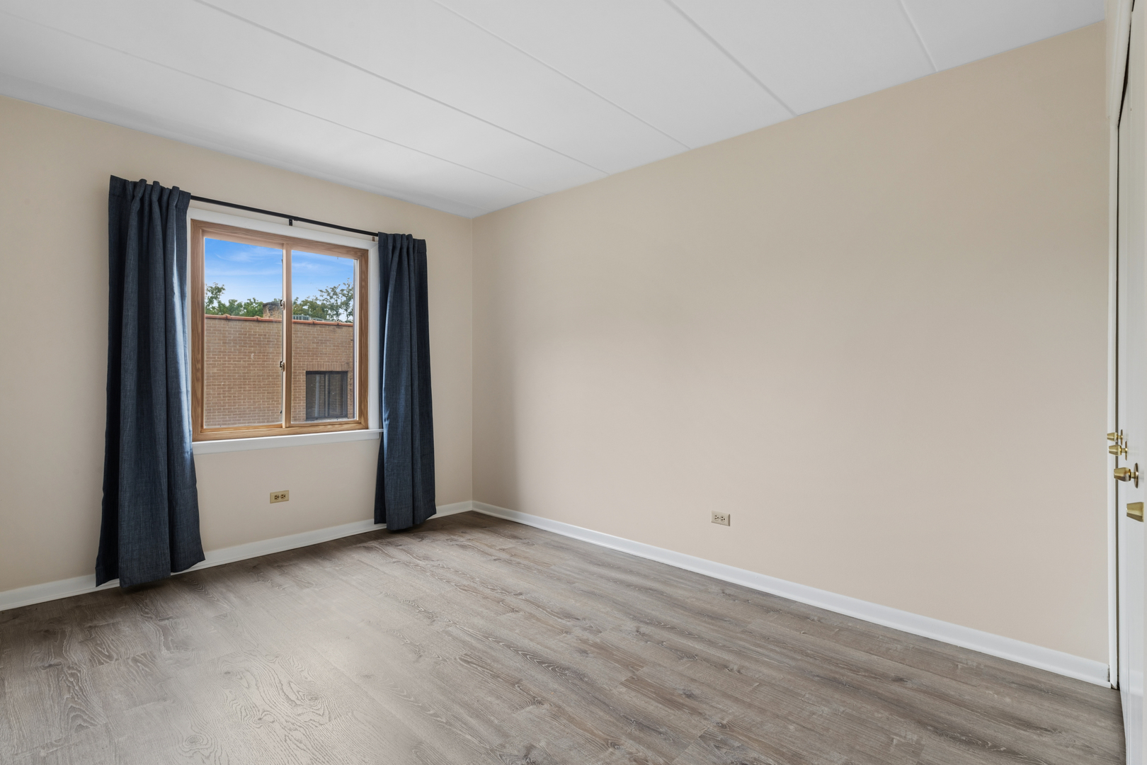 900 South River Road, Unit 4F Des Plaines, IL 60016 - Photo 19 of 26 Gallery Image 19