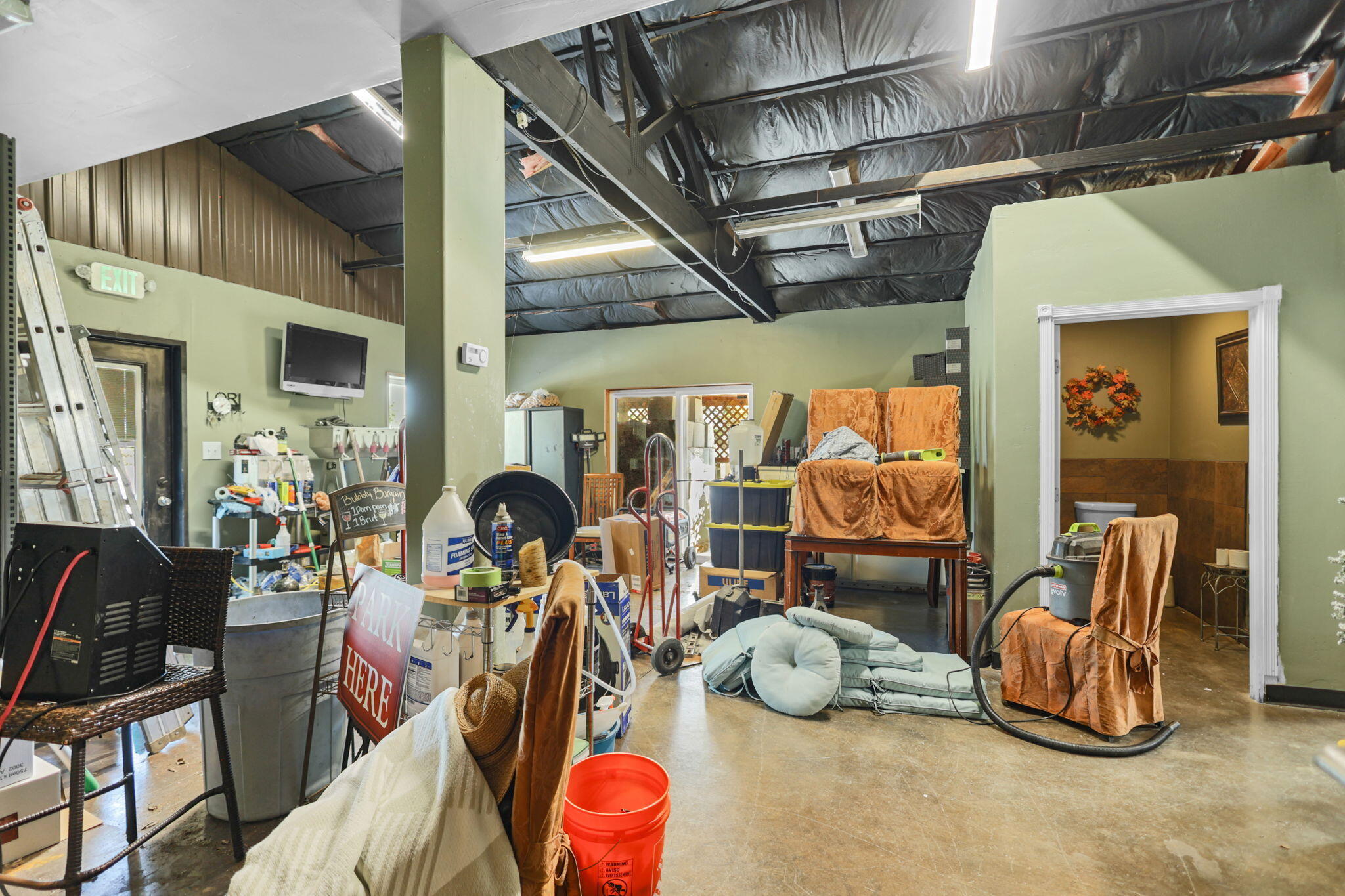 19260 Ridge Road Red Bluff, CA 96080 - Photo 64 of 84 Sitting Area