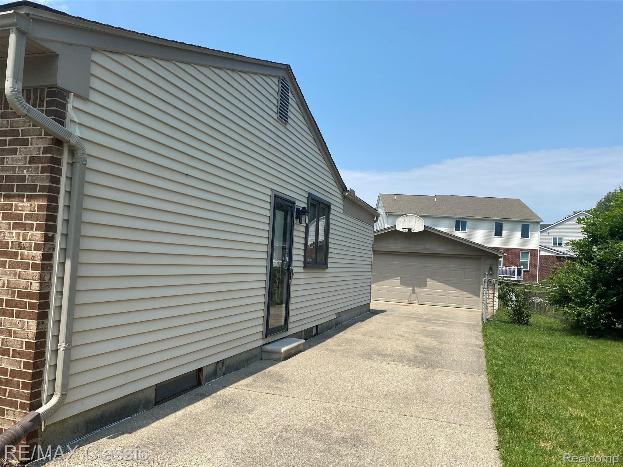 44026 Proctor Road Canton, MI 48188 - Photo 45 of 49 Y - Side Entrance.jpeg