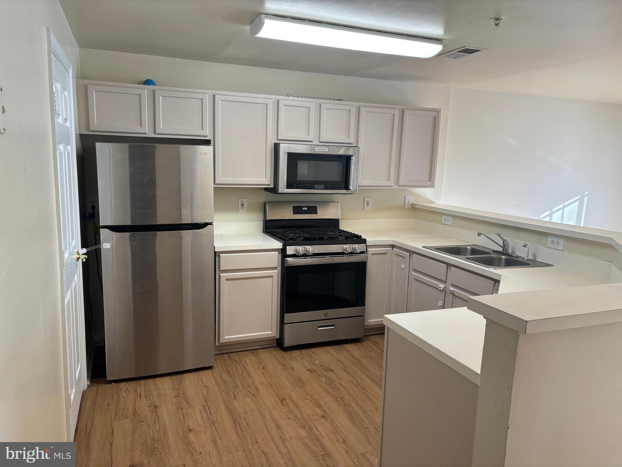 13315 Rushing Water Way, Unit 4 Germantown, MD 20874 - Photo 3 of 10 Kitchen