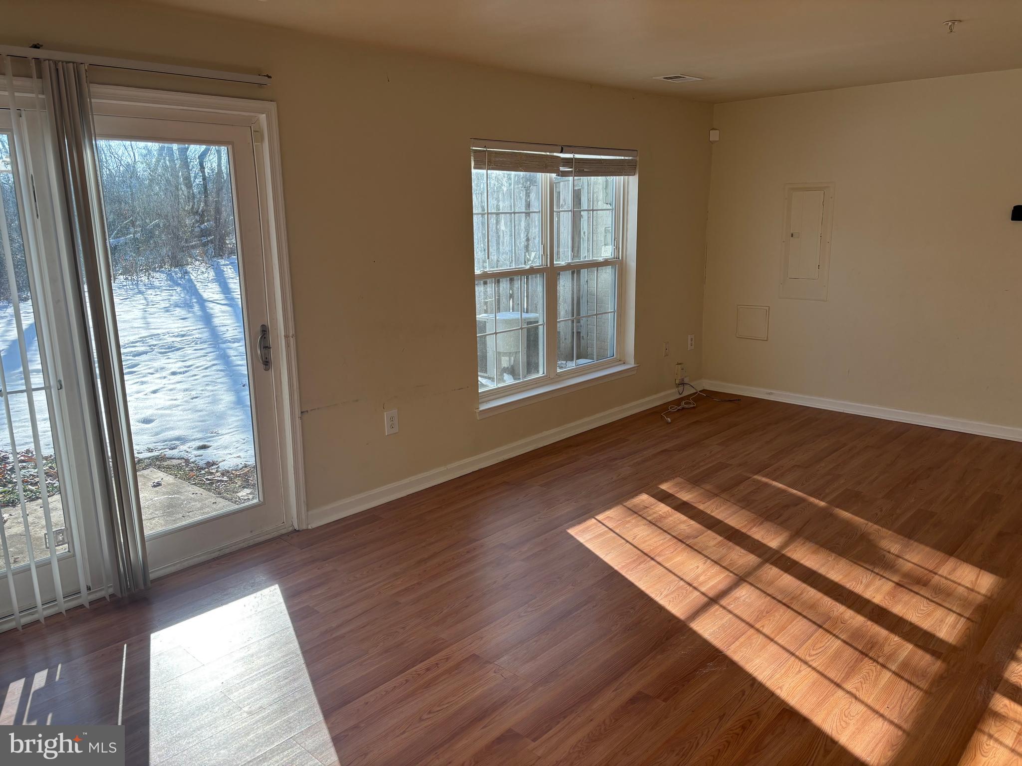 13315 Rushing Water Way, Unit 4 Germantown, MD 20874 - Photo 4 of 10 Walkout Living Room