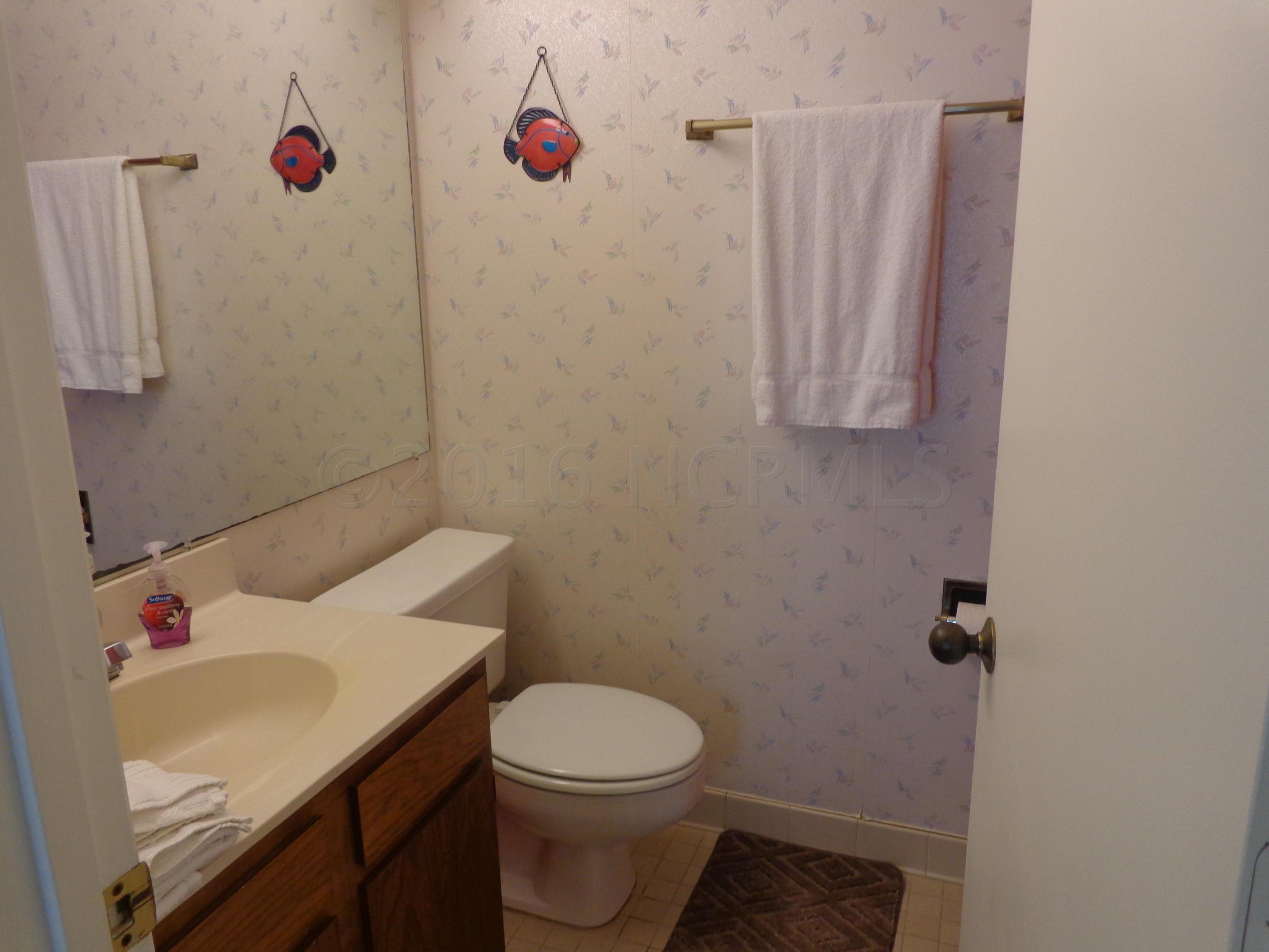 1505 Salter Path Road, Unit 526 Indian Beach, NC 28512 - Photo 14 of 21 Master Bath