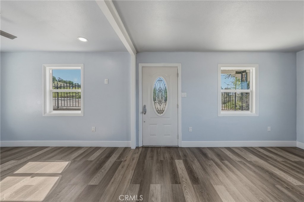 4629 Hill Road Lakeport, CA 95453 - Photo 8 of 69 an empty room with window