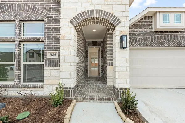 $475,990 | 2808 Parkwood Circle, Denton, TX 76226
