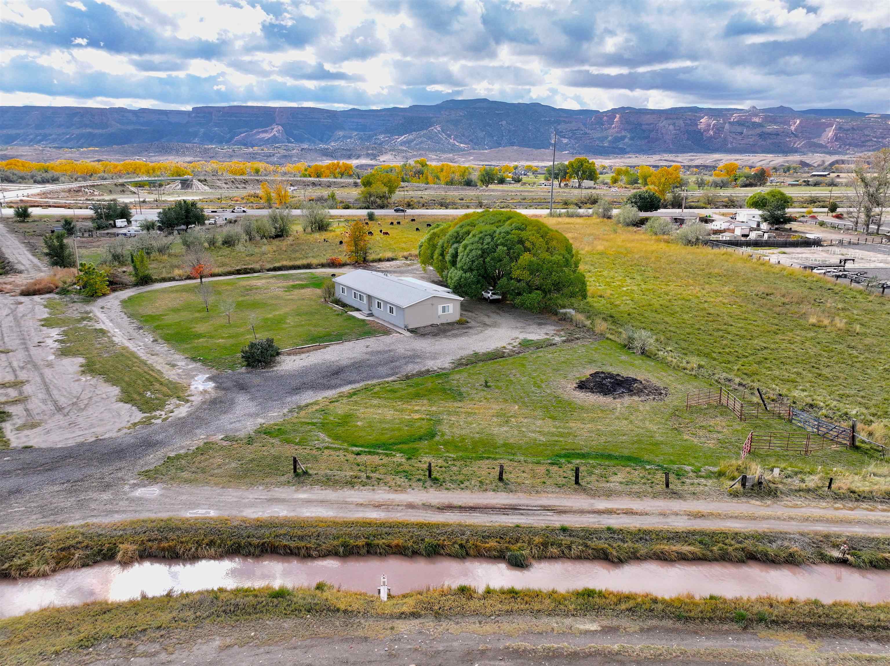 875 20 Road Fruita, CO 81521 - Photo 3 of 40 a view of a city