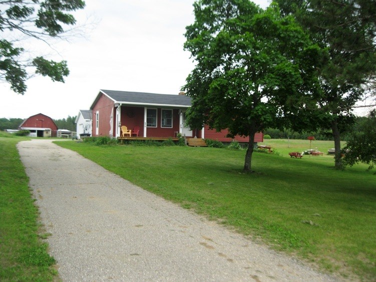 783 Mitchell Road Southeast Kalkaska, MI 49646 - Photo 20 of 38 1802133-21.JPG