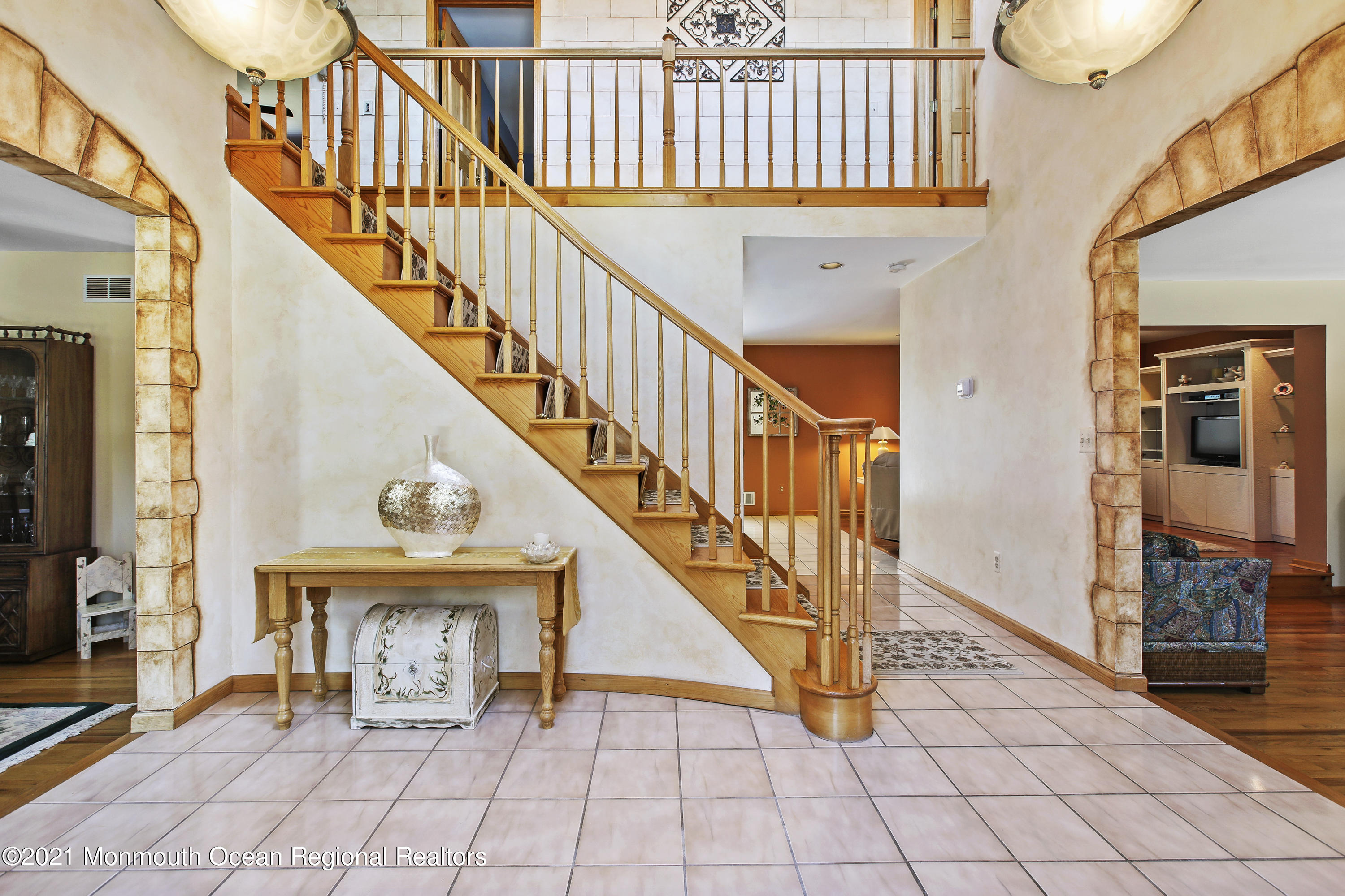 542 Line Road Holmdel, NJ 07733 - Photo 5 of 36 5W5A6291