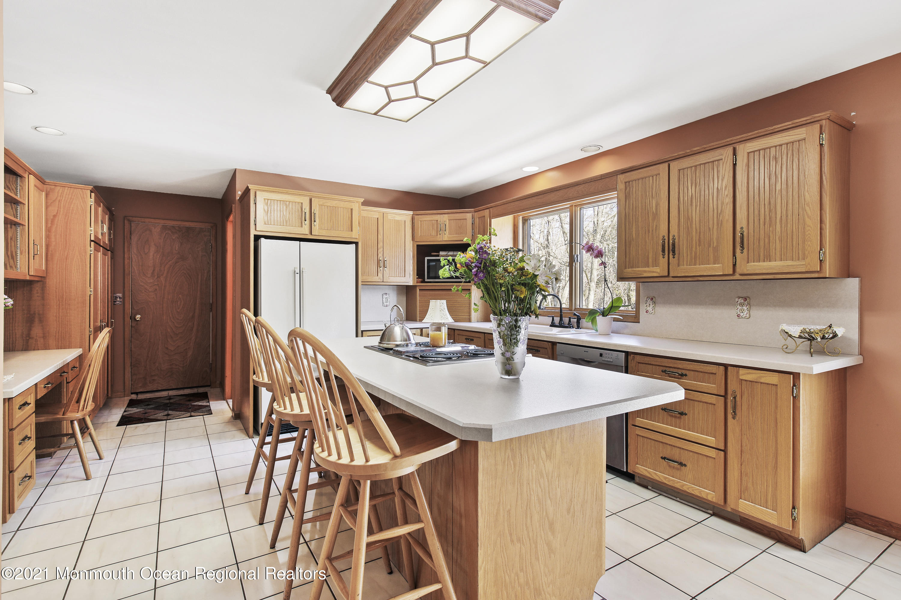 542 Line Road Holmdel, NJ 07733 - Photo 7 of 36 5W5A6361