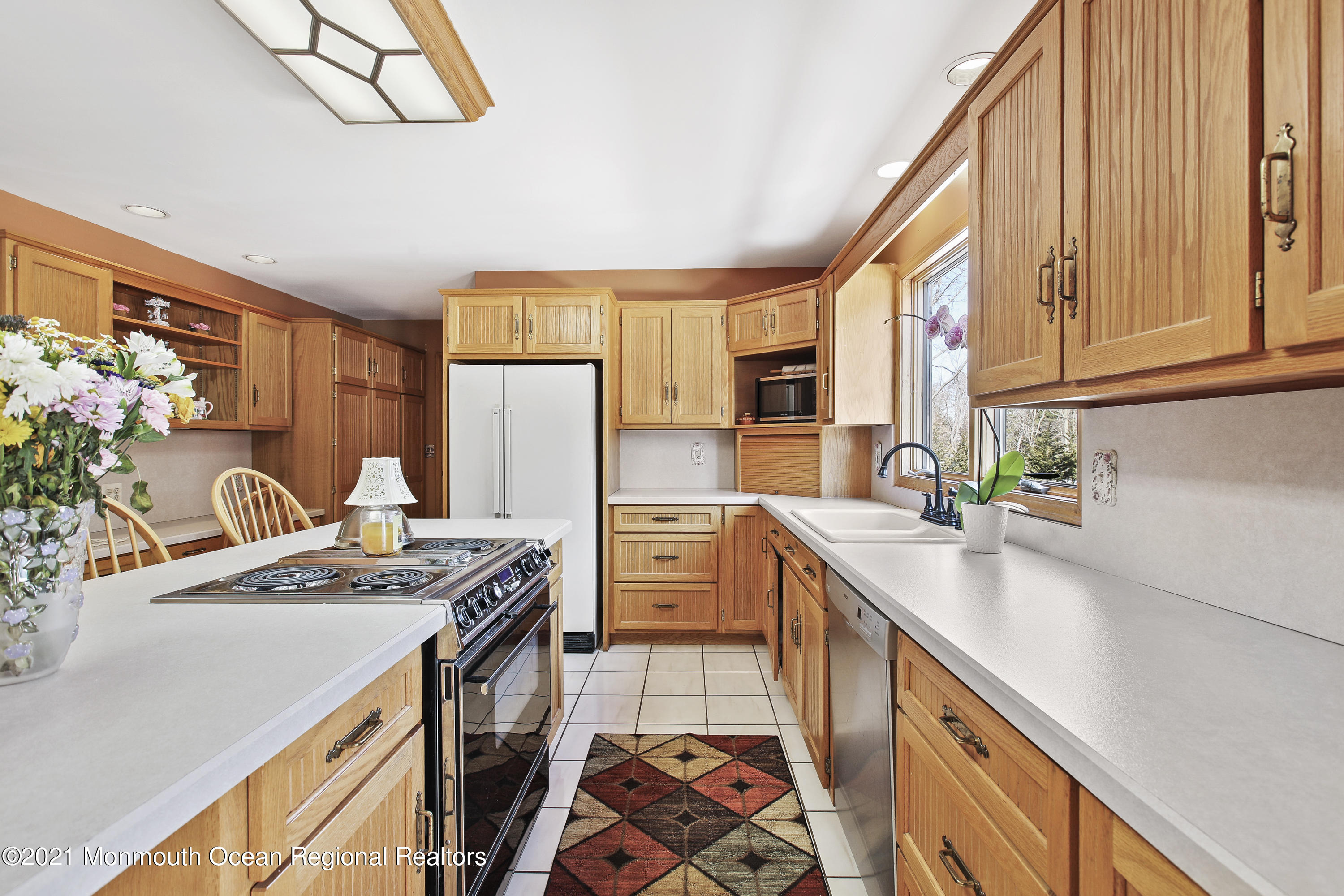 542 Line Road Holmdel, NJ 07733 - Photo 9 of 36 5W5A6371