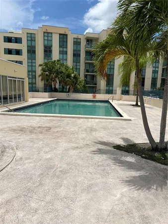 $200,000 | 2055 Southwest 122nd Avenue, Unit 321, Miami, FL 33175